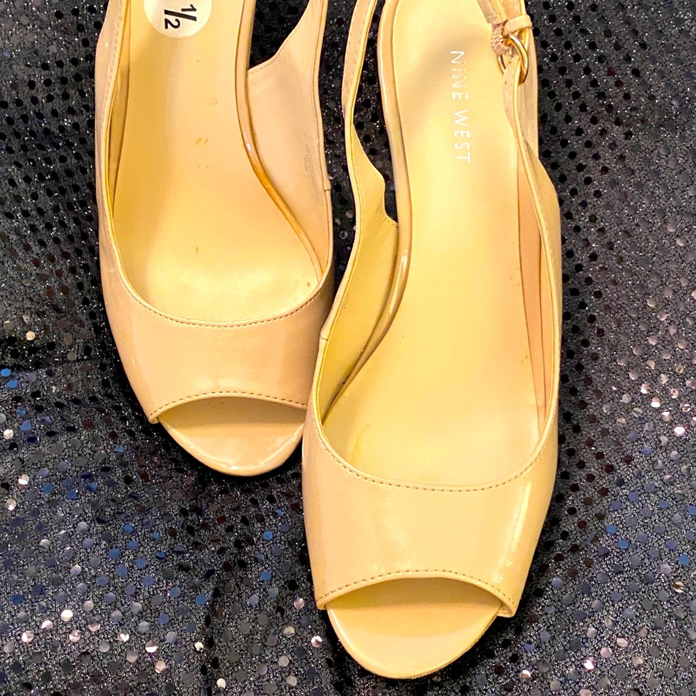 Camel patent leather strap heel!